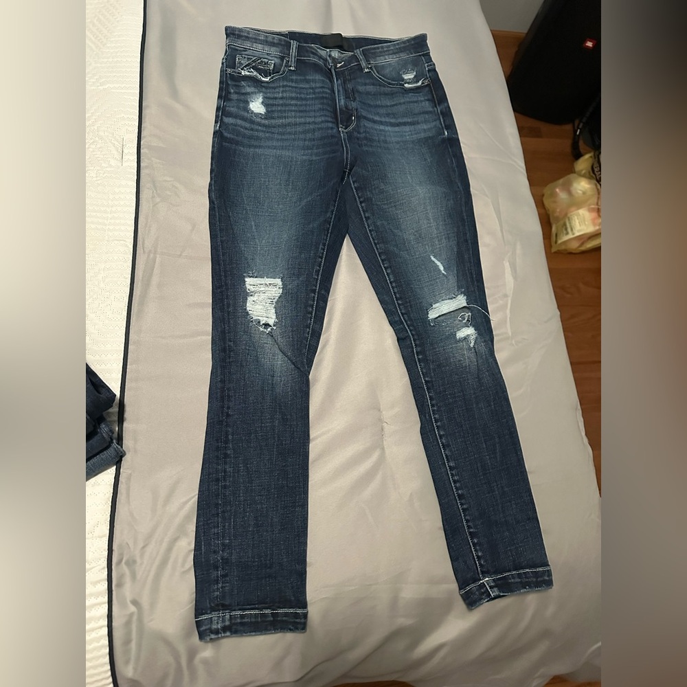 Buckle Black fit # 75 (Curvy fit high rise)
Ankle skinny Size 27